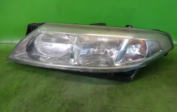 Renault Laguna II Headlight/headlamp 8200002845