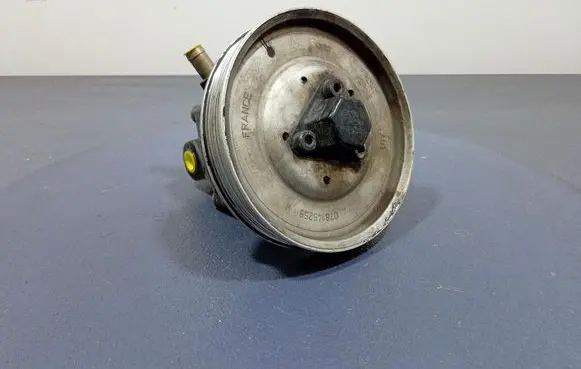 Audi A6 S6 C4 4A Power steering pump 048145155F