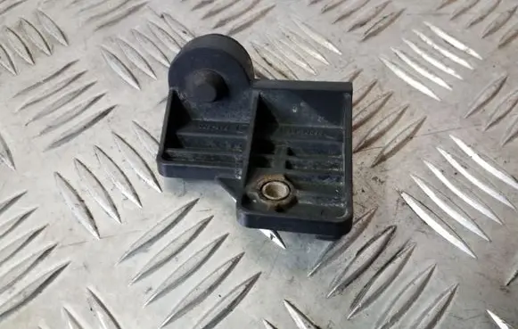 Suzuki Grand Vitara II Radiator mount bracket 9539164J1