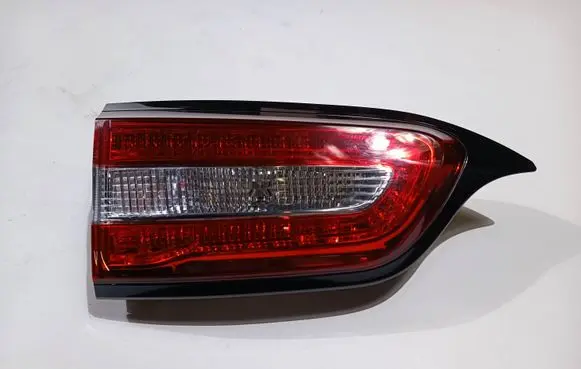 Jeep Cherokee Rear/tail lights 6833345
