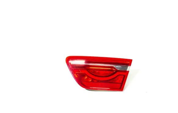 Tailgate rear/tail lights