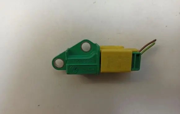 Audi A4 S4 B8 8K Airbag deployment crash/impact sensor 1K0909606C