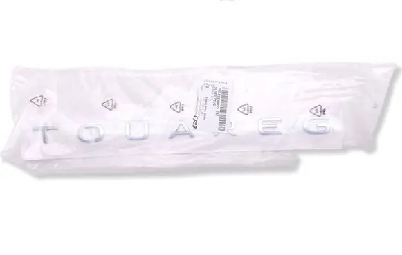 Volkswagen Touareg III Manufacturers badge/model letters 760853687D