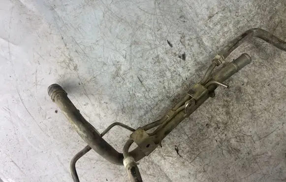 Nissan Navara D40 Engine coolant pipe/hose