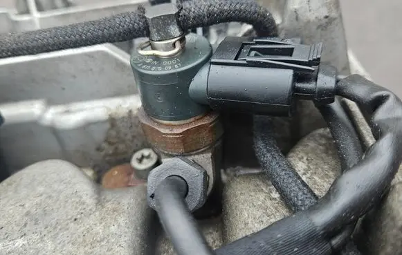 Fuel injector