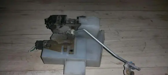Renault Megane I Rear door lock