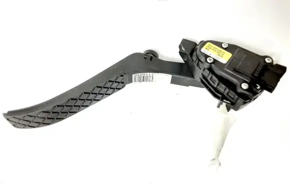 Volkswagen Touareg I Accelerator throttle pedal 7L0723507