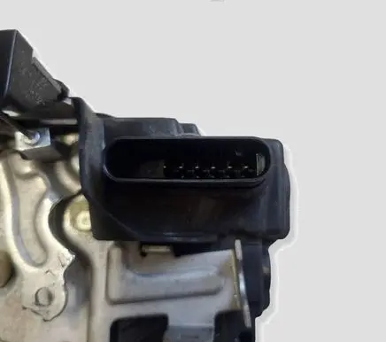 Volvo V40 Front door lock 31391822 933373104