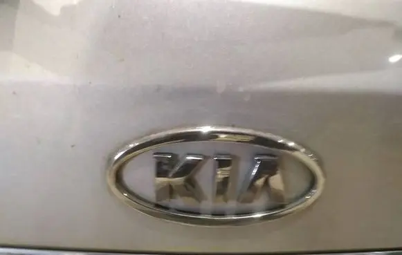 KIA Sorento Manufacturer badge logo/emblem 