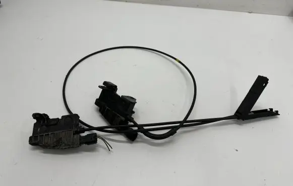 Loading door lock