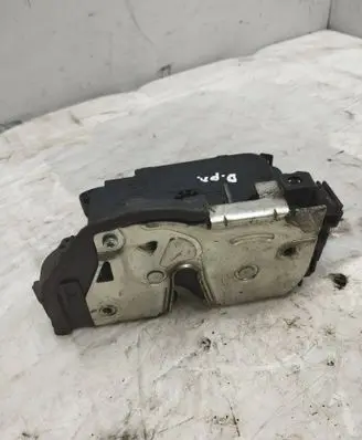 BMW 3 E90 E91 Front door lock 7059974