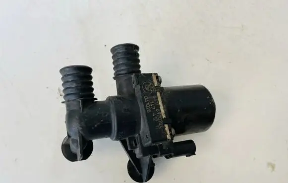 BMW 5 E60 E61 Coolant heater control valve 6411692022602 64116920226-02