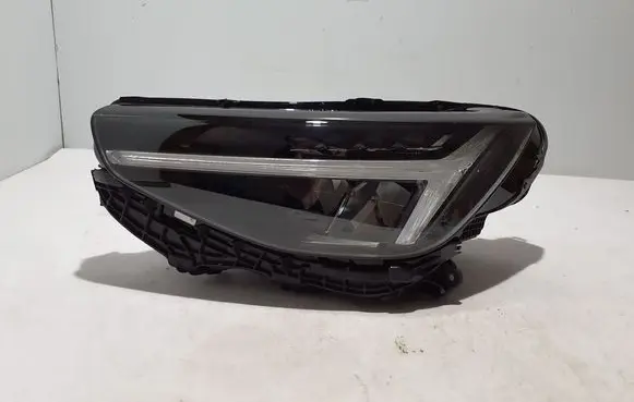 Volvo XC40 Headlight/headlamp 32404665