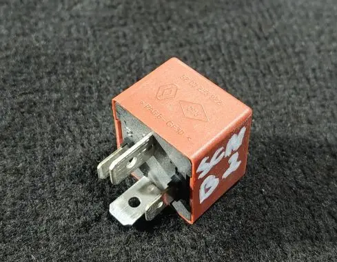 Renault Scenic II - Grand scenic II Other relay 8200253922 PA66GF30