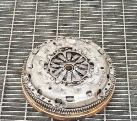 Volkswagen PASSAT B8 Clutch set kit 04L141015D 04L105273