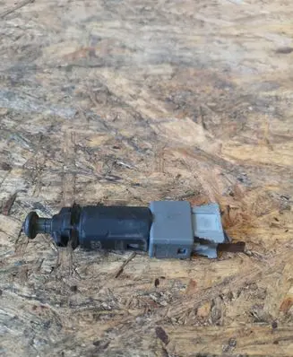 Renault Espace - Grand espace IV Brake pedal sensor switch 110894