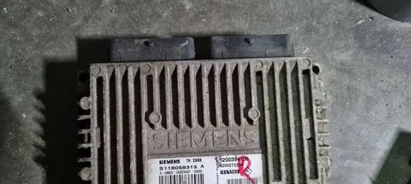 Renault Megane II Engine control unit/module 8200394105