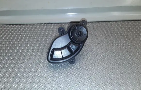 Hyundai Santa Fe Wing mirror switch 935302600 9353026020