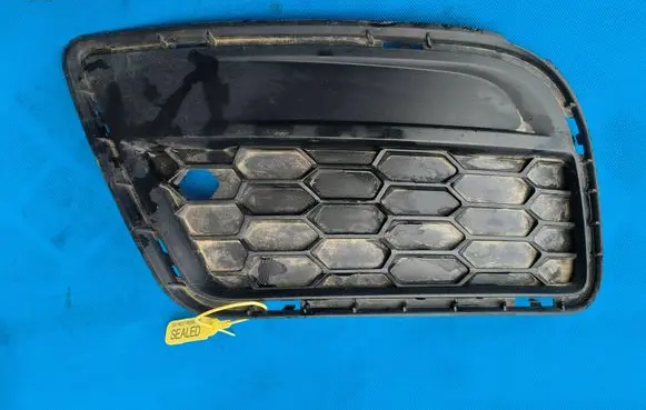 BMW X3 F25 Front bumper lower grill 8050445