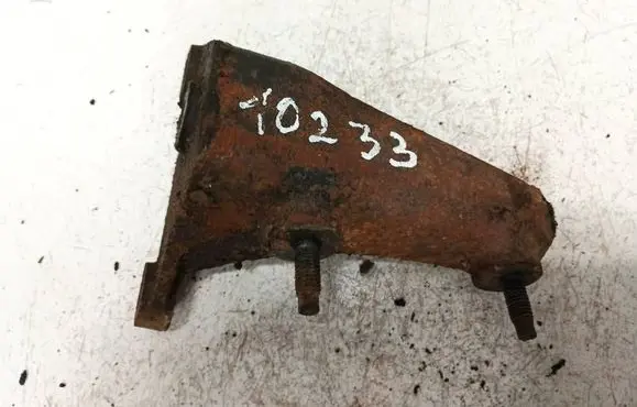 Ford Galaxy Engine mounting bracket 