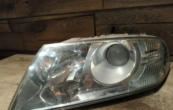 Skoda Octavia Mk2 (1Z) Headlight/headlamp
