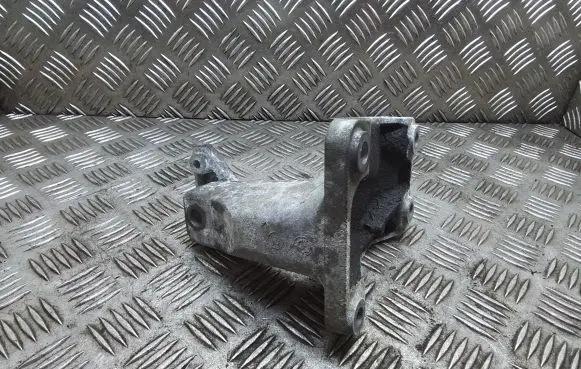BMW 1 F20 F21 Engine mounting bracket 6788612 22116788612 2211678861202