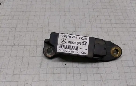 Mercedes-Benz C W203 Airbag deployment crash/impact sensor 0018204426 002979