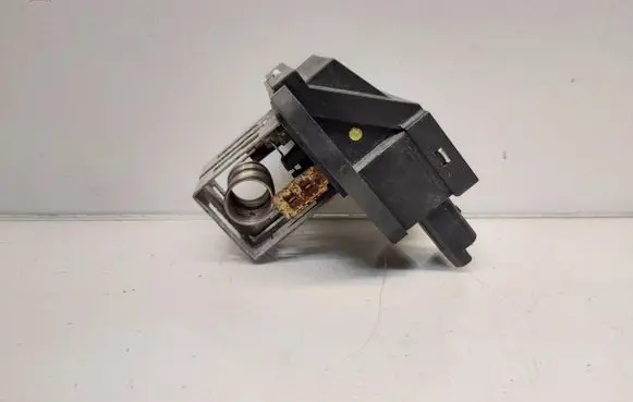 Citroen DS3 Coolant fan relay 966287238002 9662872380