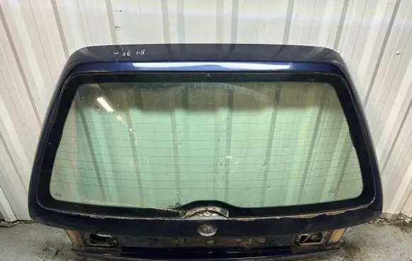 Volkswagen PASSAT B4 Tailgate/trunk/boot lid