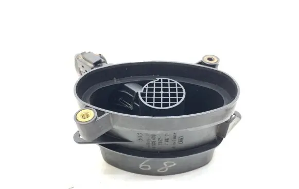 BMW 5 E39 Mass air flow meter 0928400468 77870760