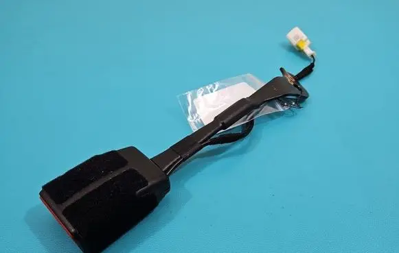 Opel Astra L Front seatbelt 6479560ETB IMPRK1512609