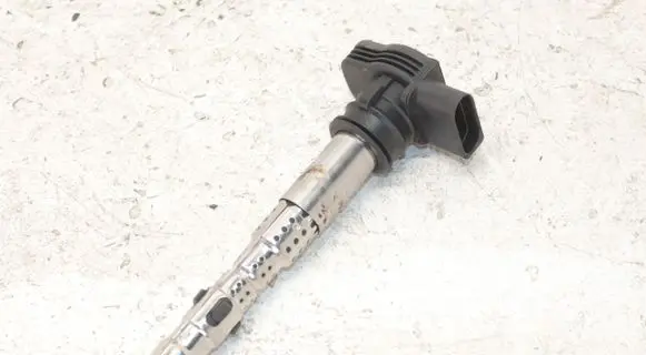 High voltage ignition coil