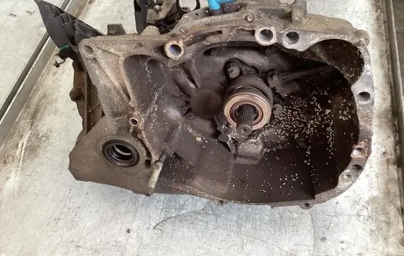 Renault Modus Manual 5 speed gearbox S044484 Uh3125