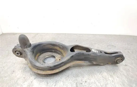 Volvo V40 Rear control arm