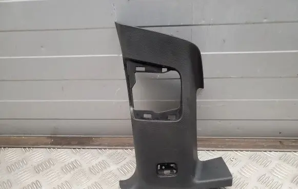 Chevrolet Camaro (B) pillar trim (top) 84016272
