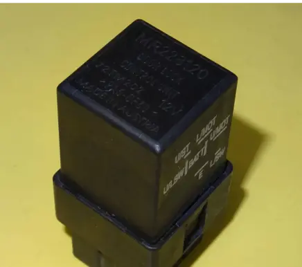 Mitsubishi Carisma Other relay MR228120 72TM202