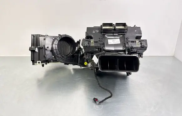 Audi Q7 4M Interior heater climate box assembly 4M2820005J
