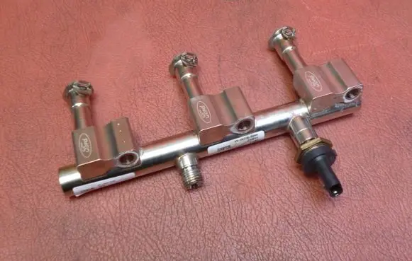 Ford Focus Fuel main line pipe H6BG9D280AA