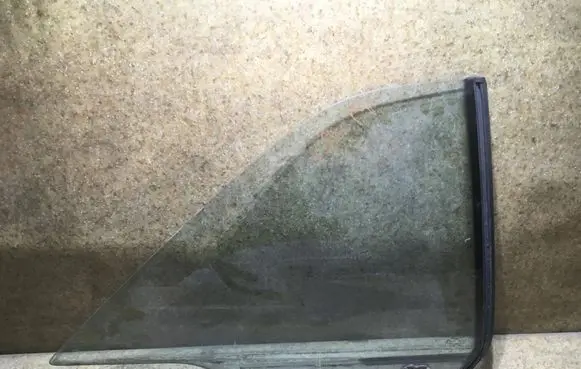 Mercedes-Benz E W124 Rear vent window glass 