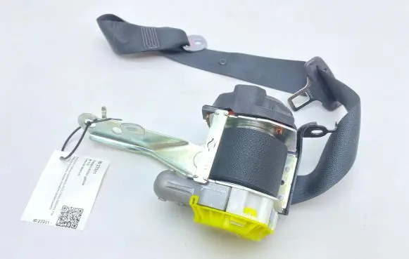 Lexus RX 450H Rear seatbelt K084902