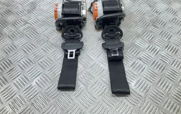 Audi A3 S3 8V Front seatbelt 8V7857706 8V7857705
