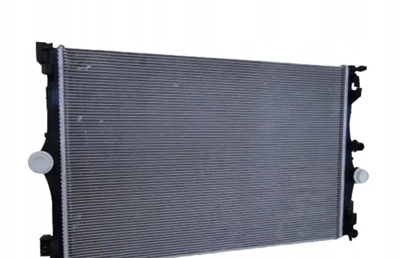 Mercedes-Benz CLA C118 X118 Coolant radiator A2475000003