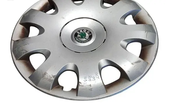Skoda Octavia Mk2 (1Z) R15 wheel hub/cap/trim 1Z0601147A