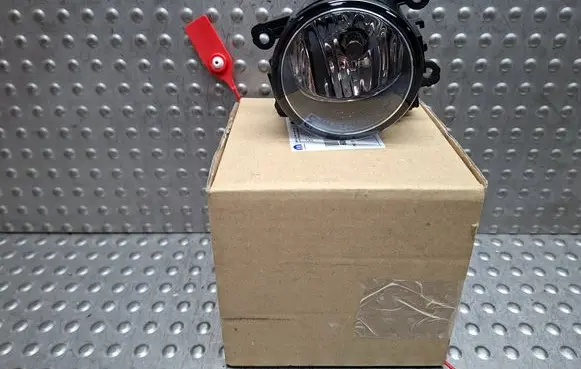 Renault Trafic III (X82) Front fog light S26336791 261503971R