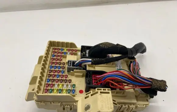 Hyundai IONIQ 6 Fuse module 91950KL010