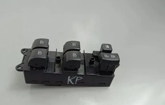Mitsubishi Eclipse Cross Electric window control switch 8608A448