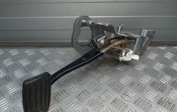 Chevrolet Camaro Brake pedal 23306503