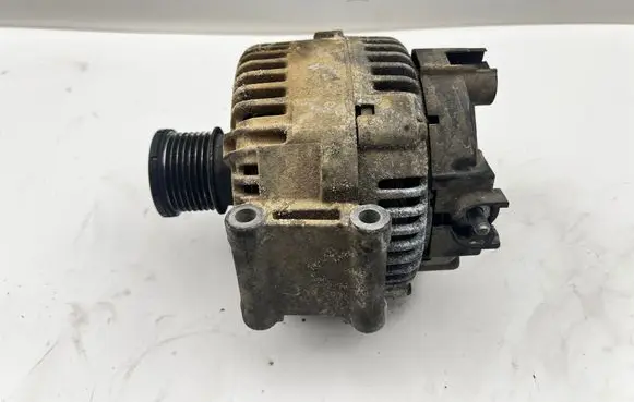 Mercedes-Benz E W212 Generator/alternator A6421570402 TG17C030 2543289C