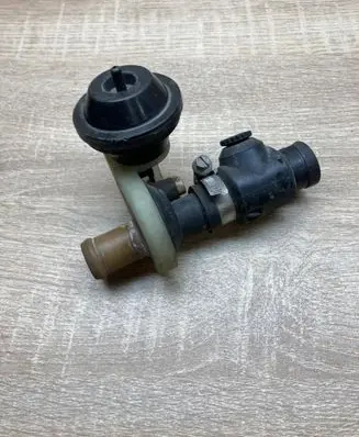 Audi A6 S6 C4 4A Vacuum valve 4A0819809