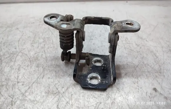 Fiat Freemont Rear door lower hinge